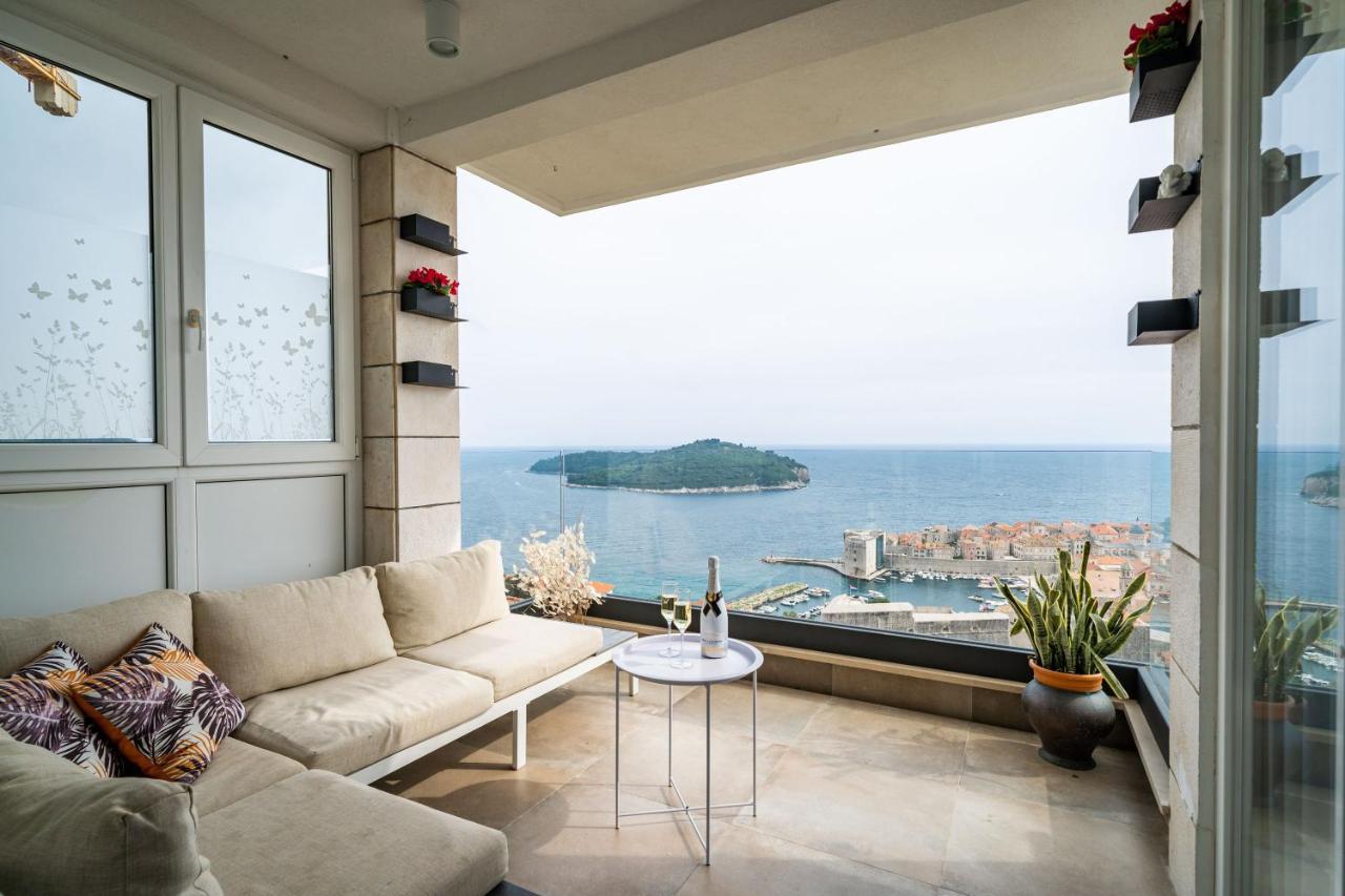 Luxury Libertas *
